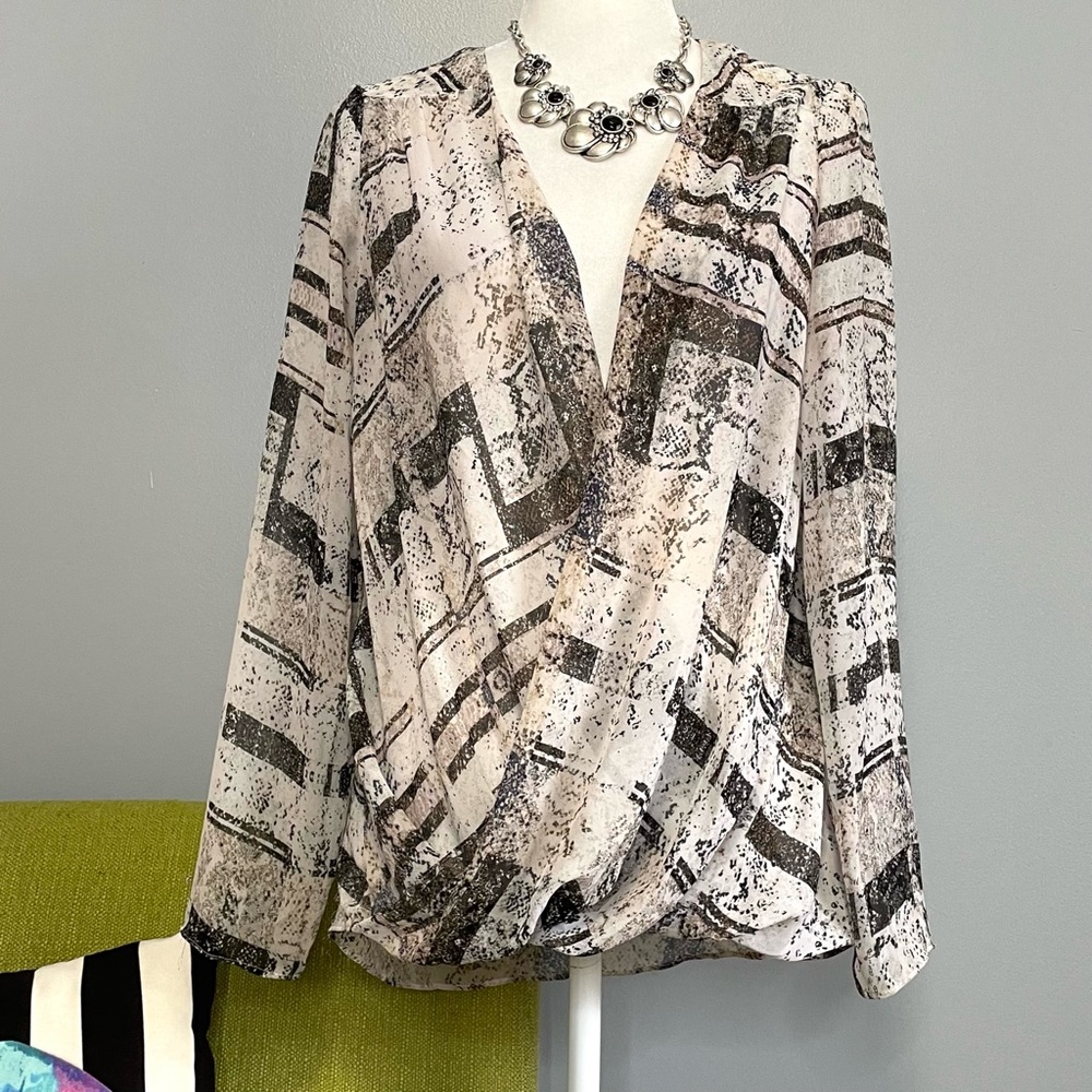 DKNYC Black Grey Chiffon Modern Draped Open Front Blouse Top
